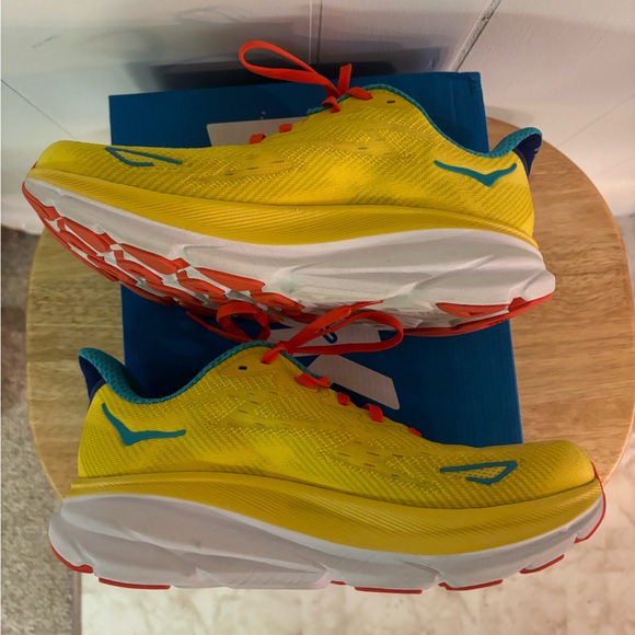 Hoka Clifton 9 in Passion Fruit/Maize *RARE COLOR* - Picture 12 of 14